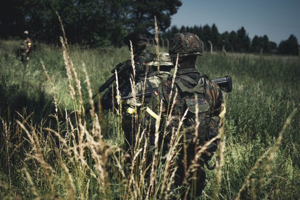 armed-forces-gb8325c396_1920