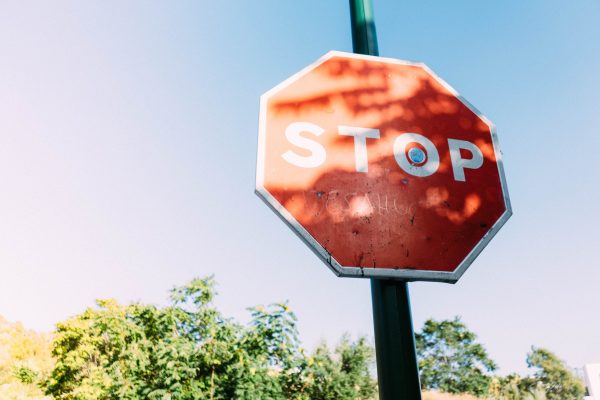 Stopp-Schild. Foto: Pexels, Martin Péchy